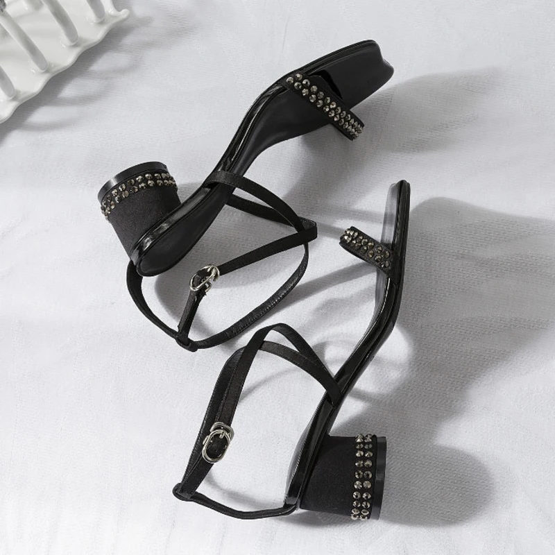 

Women Sandals Handmade Genuine Leather 2019 New Sexy Lady Peep Toe Sandals Square Heel Crystal Buckle Strap Classics Shoes Woman