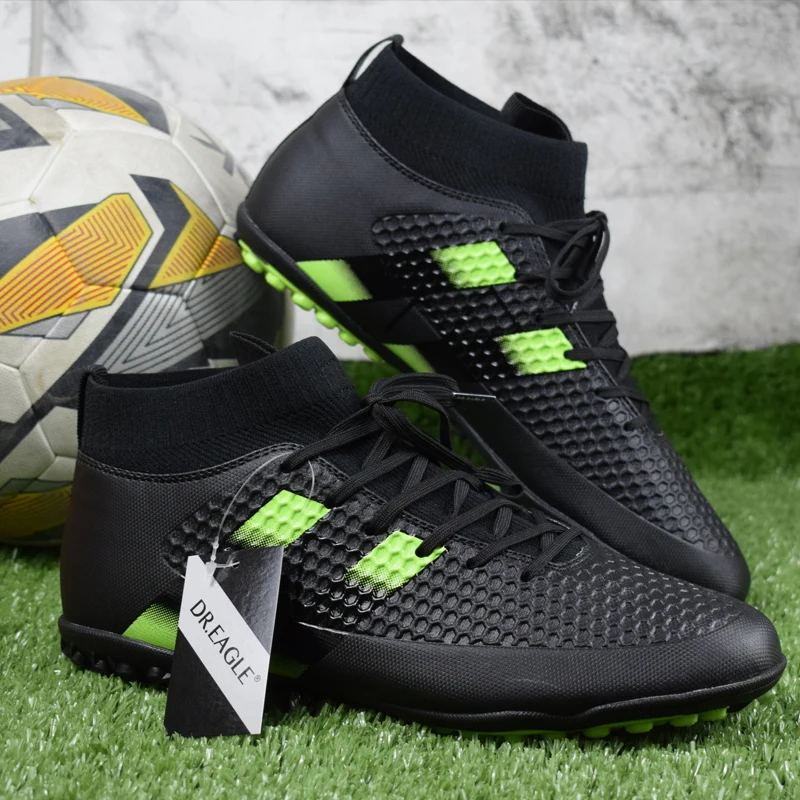 Men’s soccer sneakers