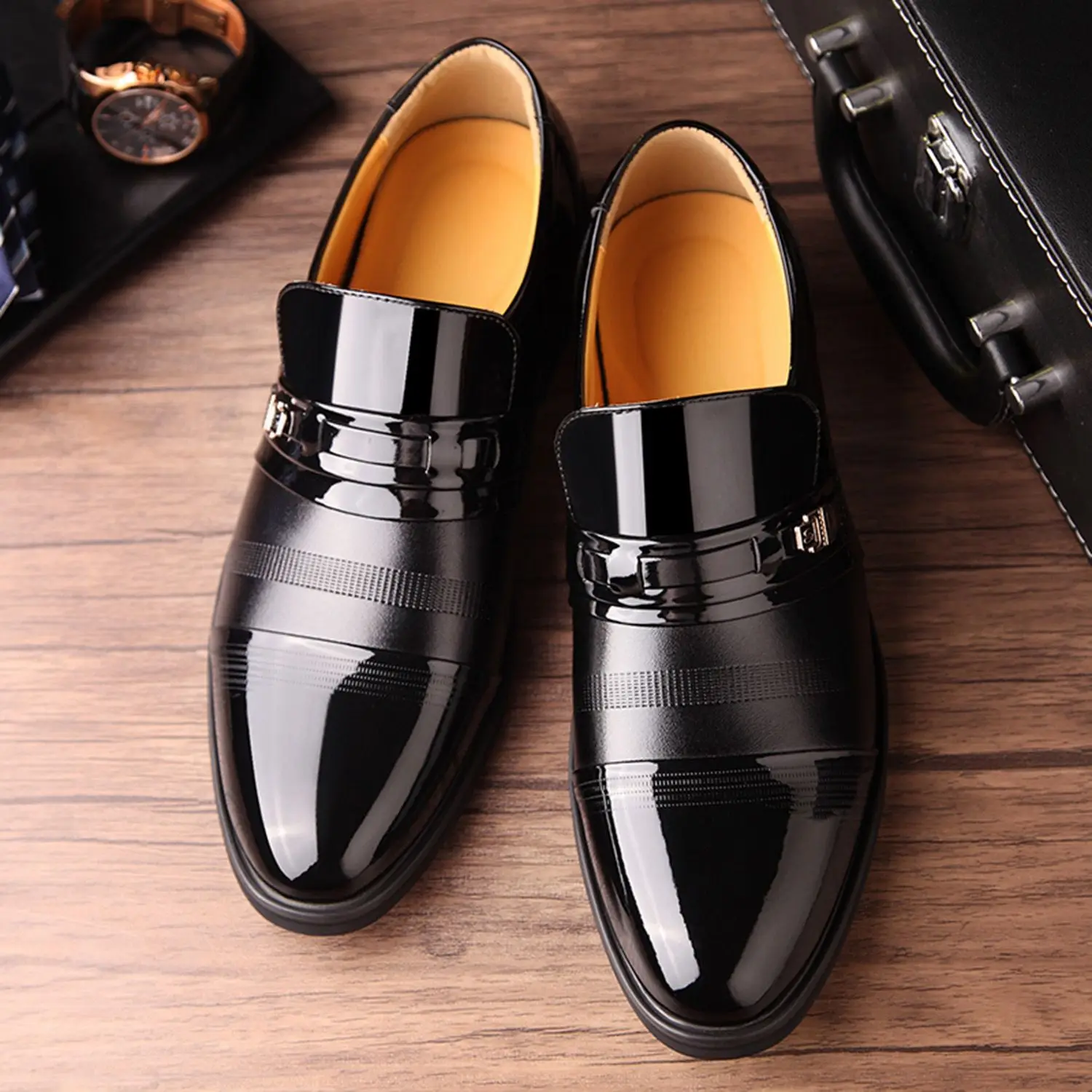 zapatos de vestir modernos