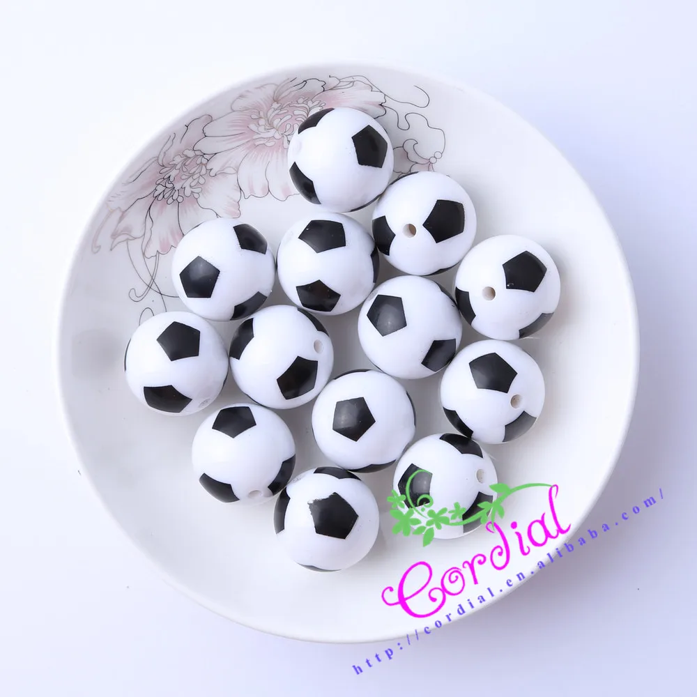 Cordial Design 20mm100pcs/lot Printing Soccer Football Sport On White Acrylic Beads For Kids Chunky Beads Jewelry CDBD-601115 - Цвет: no line