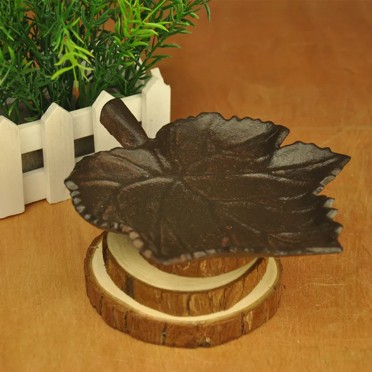 

4 Cast Iron Leaf Birdbath Bird Feeders Dish Ashtray Ash Receiver Table Storage Ornament Home Decoration Cottage Garden Outdoor