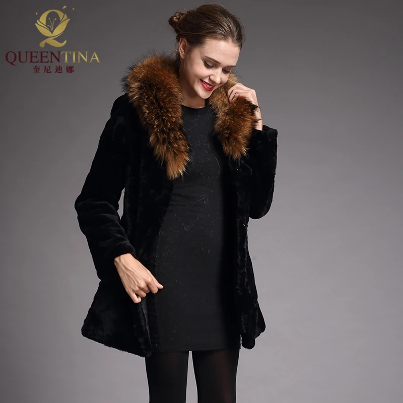 Womens Real Fur Coat Raccoon Fur Collar Luxury Female Genuine Sheepskin Long Coat Natural Furs Sheep Shearing Coat for Women Fur
