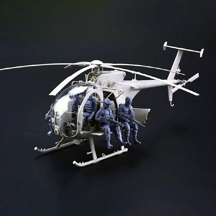 

1/35 American AH-6J / MH-6J Bird Helicopter with Six Soldiers KH50004