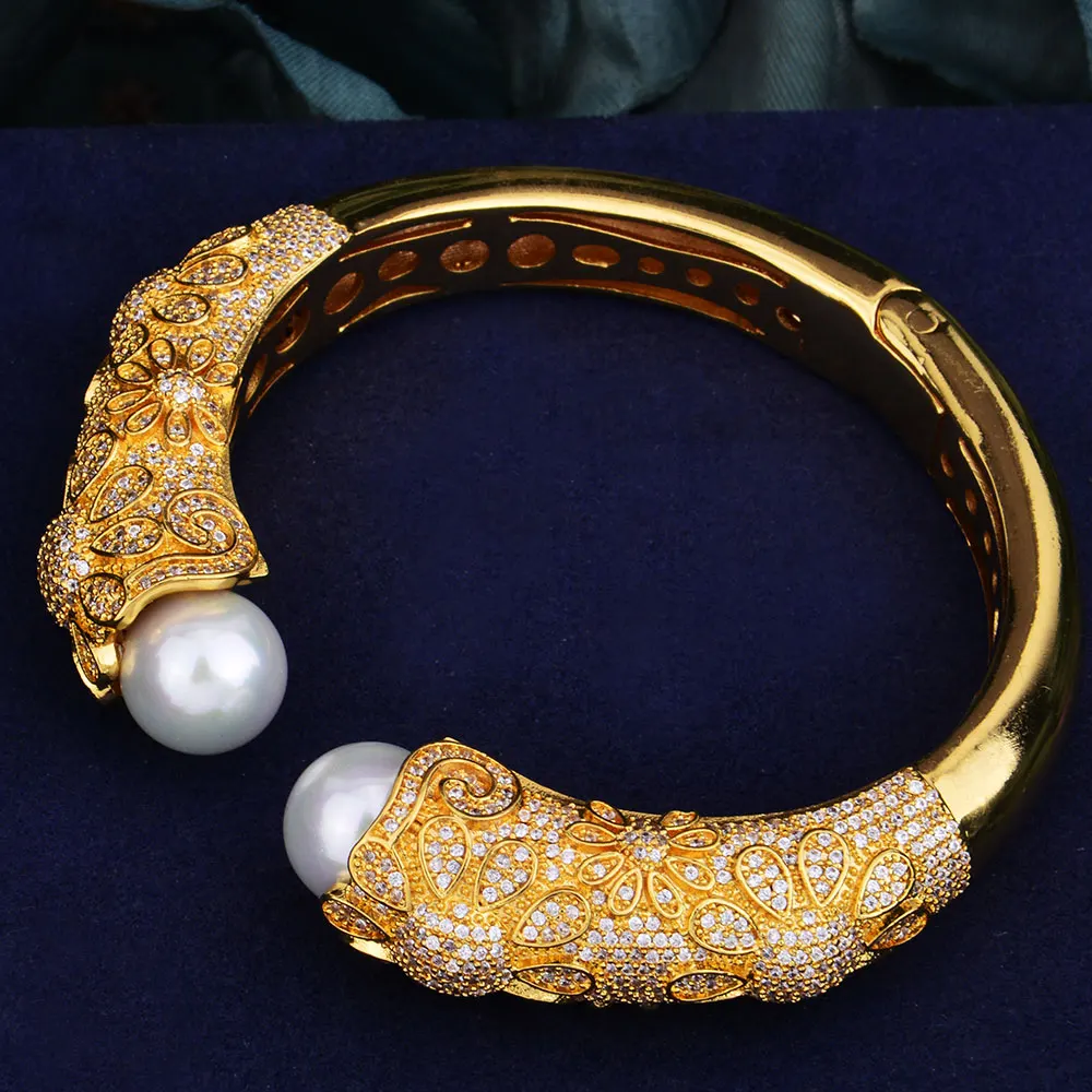 

GODKI Luxury Simulated Pearl Daisy Flower Cubic Zirconia Women Wedding Party Bridal Resizable Bracelet Bangle Dress Up Jewelry