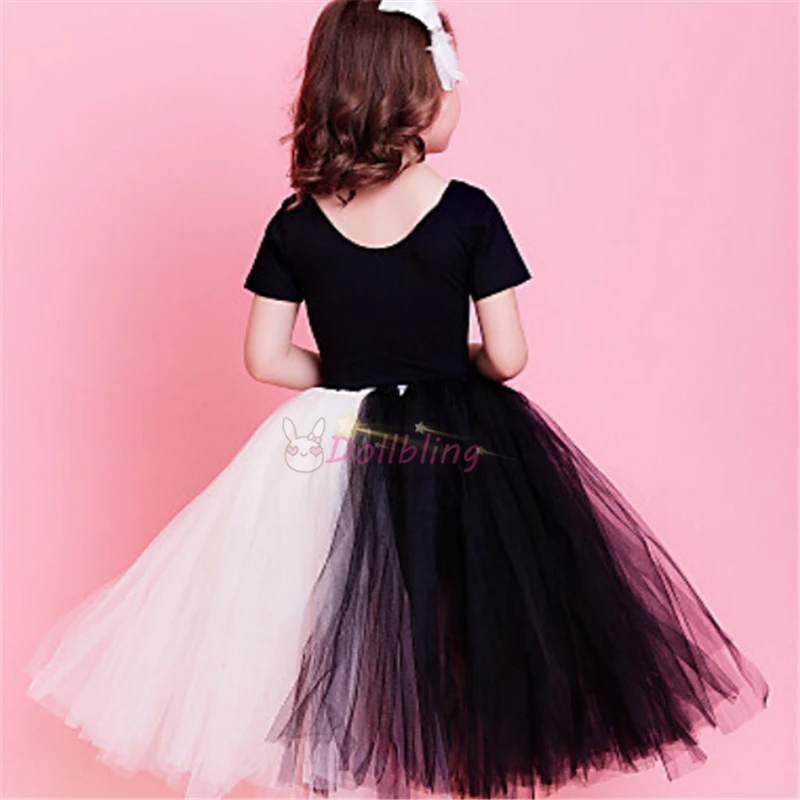 vestido metade branco metade preto