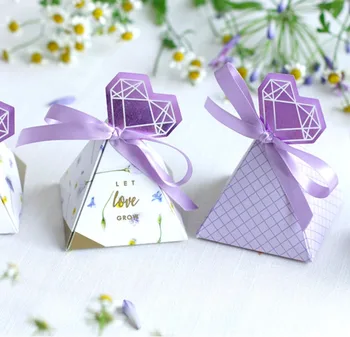 

100pcs New Creative Triangular Pyramid Daisy Floral Candy Box white lavender heat tags Wedding Favors Party Supplies Gift Box
