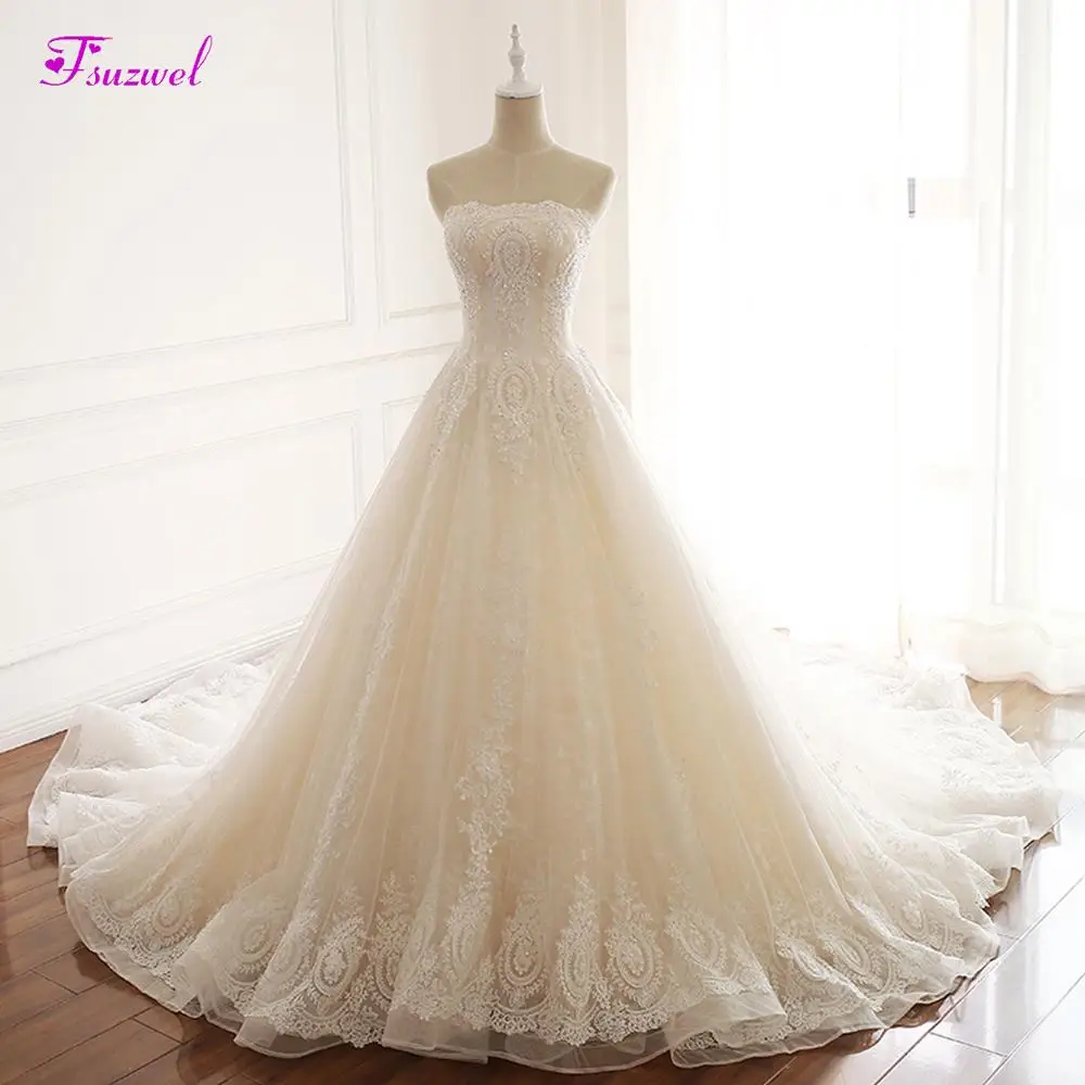

Fsuzwel Charming Strapless Appliques Lace A-Line Wedding Dress 2020 Luxury Beaded Princess Bride Gown Vestido de Noiva Plus Size