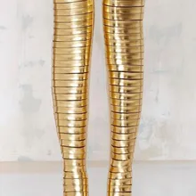 Лидер продаж; женские модные кожаные сапоги-гладиаторы выше колена с открытым носком; цвет золотистый; дизайнерские сапоги на высоком каблуке с вырезами и ремешками; модельные туфли