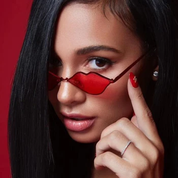 

Fashion Sexy Women Lips Sunglasses Retro Cat Eye Metal Frame Sun Glasses Ladies Ocean Color Shades Eyewear Travel UV400 Gafas