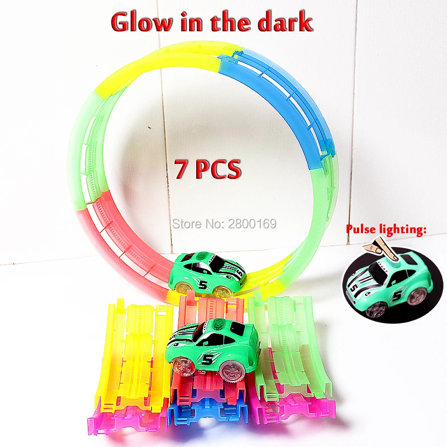 

DIY Flex Glow Racing Car Tracks Trax 360 Loop Glow in the Dark Track with Electric Light-Up Rail Car Vehicles Educational Toys