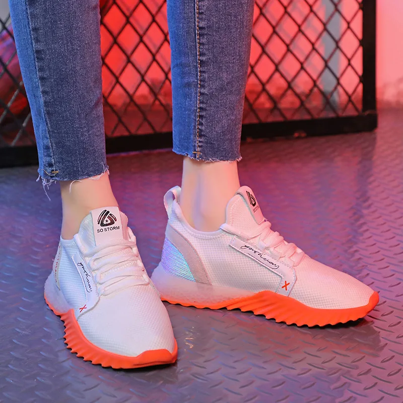 

2019 spring women's mesh flat-bottomed sneakers spring new Korean version of the wild net red foreign shoes