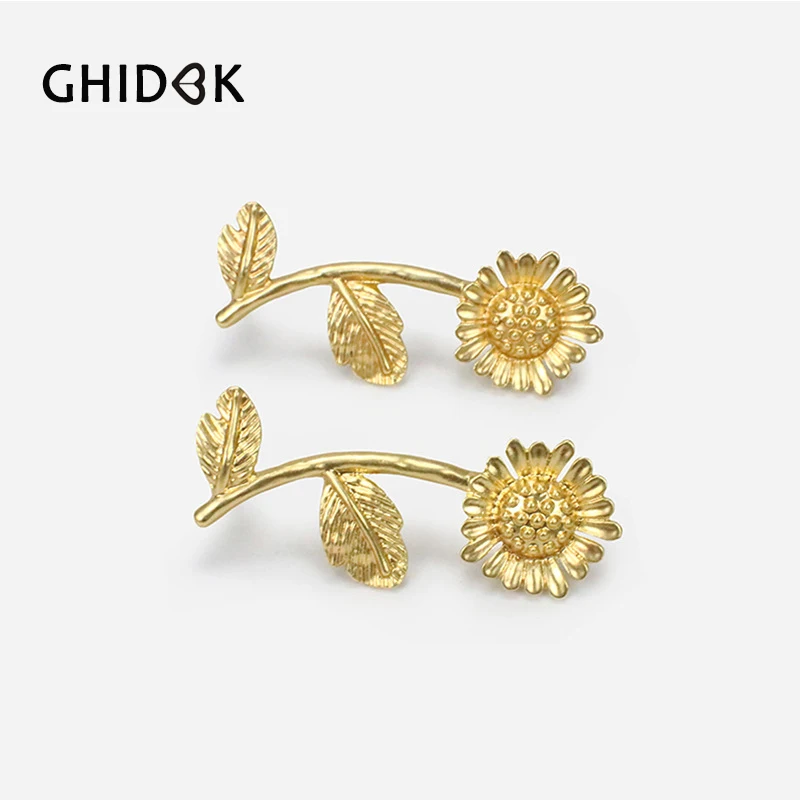 

GHIDBK Gold Color Metal Sunflower Big Stud Earrings for Women Vintage Daisy Studs Earrings Unique Earrings Gift for Her