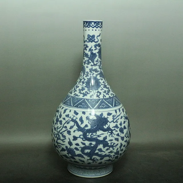 Ming Dynasty Interlocking pattern gentian bottle chinese porcelain ... Ming Dynasty Interlocking pattern gentian bottle chinese porcelain ...