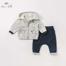 Dave Bella осень для маленьких мальчиков с длинным рукавом комплекты одежды младенческой пальто с капюшоном+ брюки 2 шт. наряды дети Высокое качество костюмы DBW8622