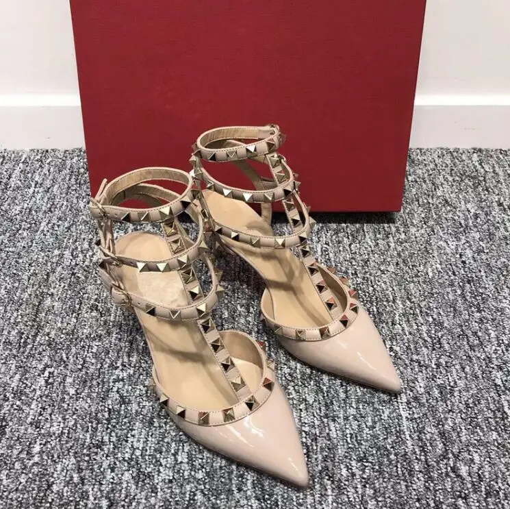 

2018 summer new pointed-toe rivets with hollow high heels strap buckle buckle riveting anti-slip bottom women sandals
