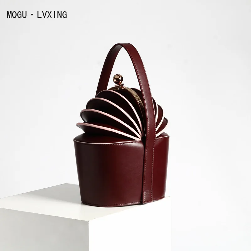 

2018 Genuine Leather Small Bucket Bags Women Tote Bags Famous Designer High Quality Fashion Small Shopper Bag Lock Bag bolsos