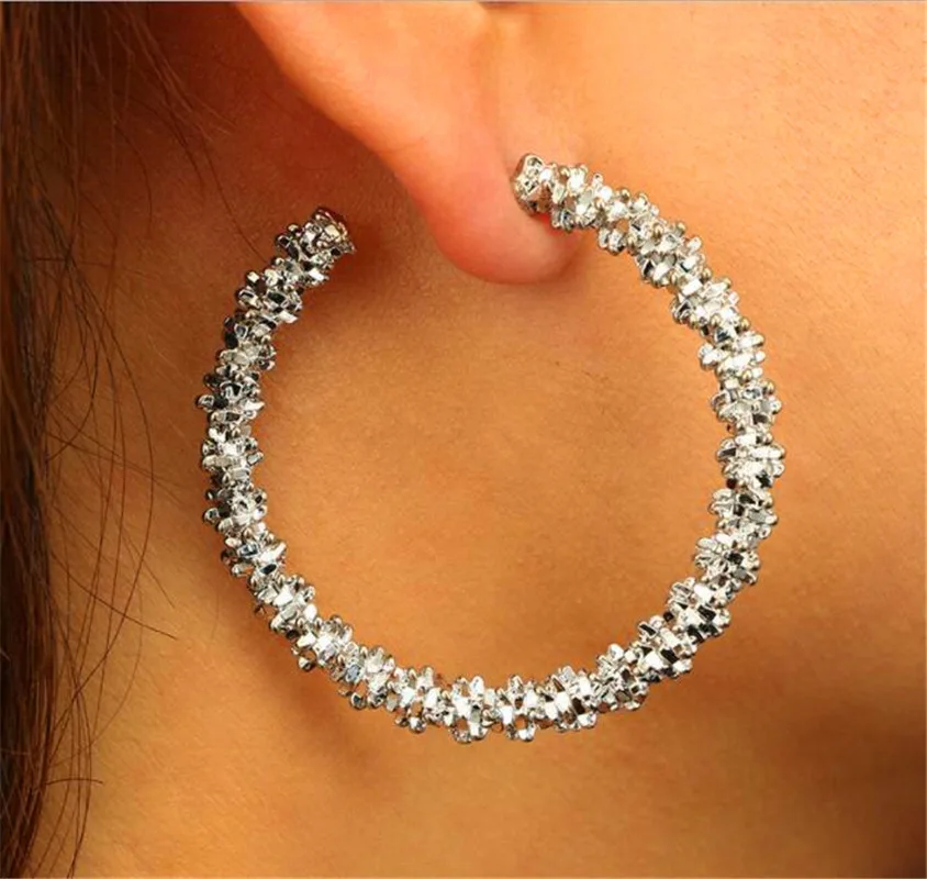 

2019 New Design Vintage Round Metal Earrings Gold C Geometric Hanging Statement Earrings for Women Party Jewelry