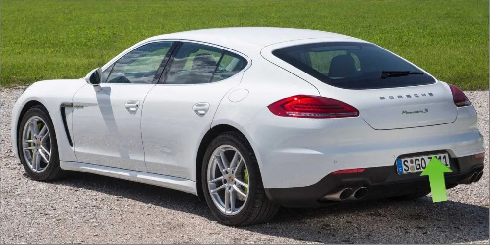 2015-porsche-panamera-8-car-back1ground 