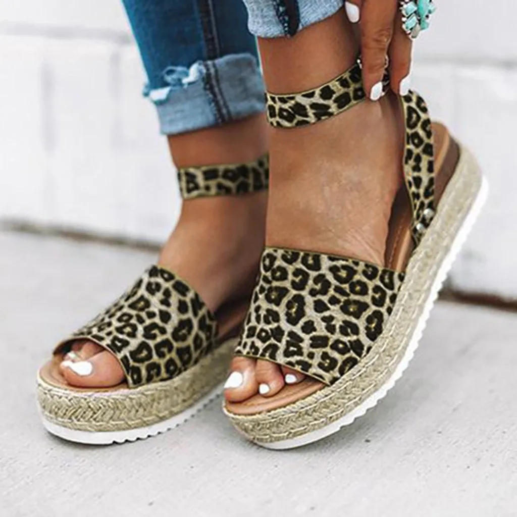 

2019 Women's Sandals Leopard Spring Summer Ladies Beach Shoes Fashion Wild Buckle Strap Flat Heel Retro Peep Toe Sandal Casual