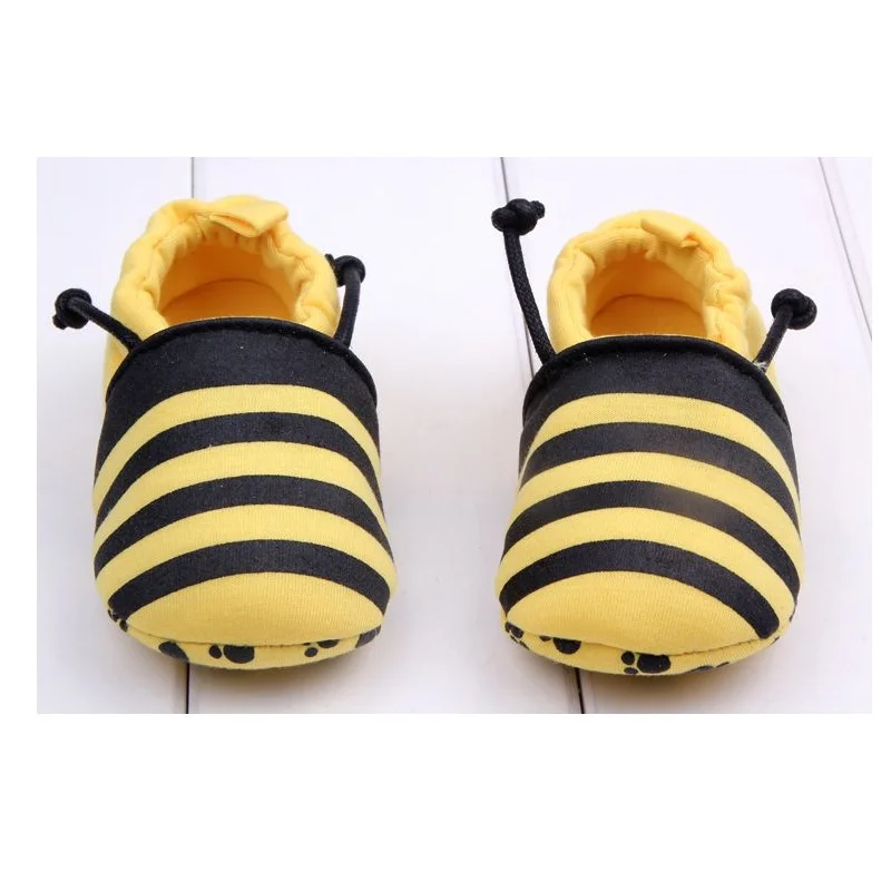 Ladybug Baby Shoes Cotton Newborn First Walkers Soft Sole Anti-Slip baby moccasins