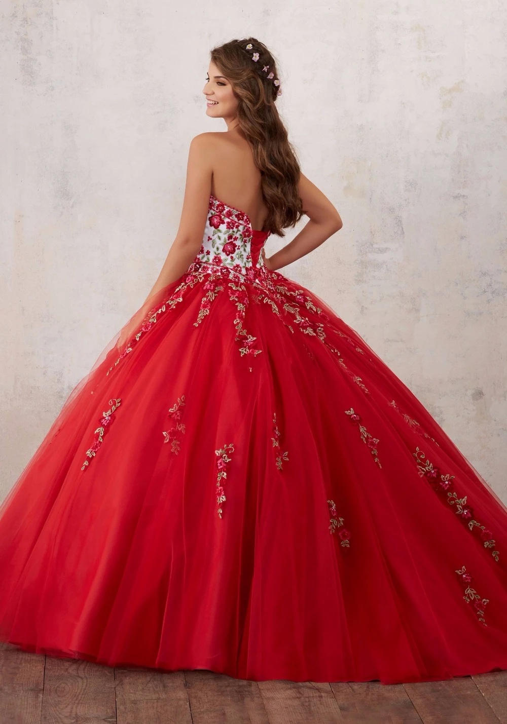 Embroidery Red Quinceanera Dresses Beadings Crystal Tulle Dresses 15 year old Debutante Sweetheart neck Vestidos De 15 Anos