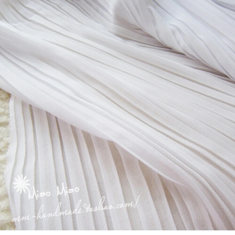 

Textile Fabrics High Qulity White Organ Plait Crumpled Gauze Chiffon Fabric Pleated Pure Color Full-Skirted Dress Wholesale