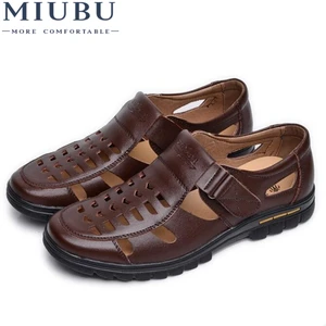 MIUBU/повседневные летние мужские кожаные сандалии; обувь с вырезами; мужские кожаные сандалии; крутая кожаная обувь - изображение