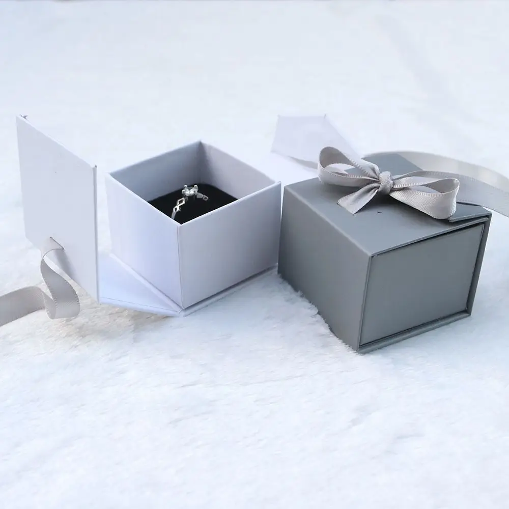 

Elegant Fashion Jewelry Boxes White Paper Bowknot Earrings Ring Pendant Cardboard Gift Box for Jewelry Packaging