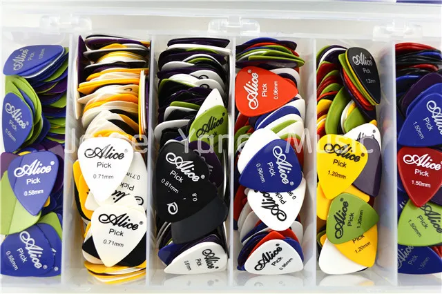 

Lots of 100pcs Acoustic Electric Guitar Picks Plectrums(Assorted Thickness&Colors) Free Shipping Wholesales
