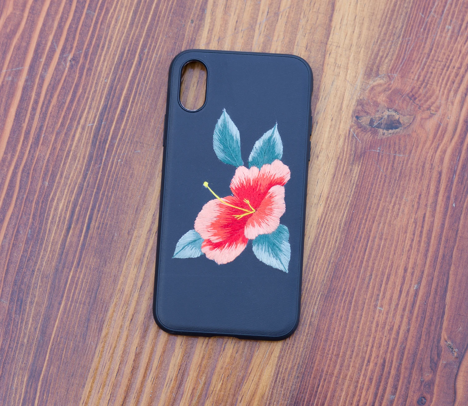 

Phone Case PU Flower Embroidered Case Cover For Iphone 6 plus 7plus 8 Plus Black Soft Phone Cases For Iphone Luxury Back Cover