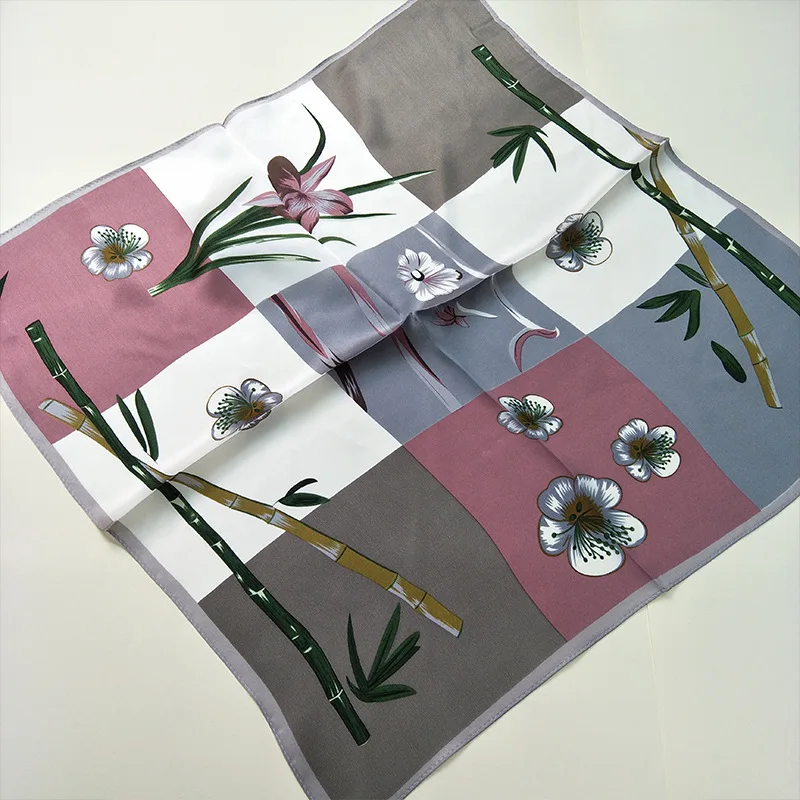 

Women's 2019 spring and summer wild to stabilize the flowers and elegant art print 53*53cm retro silk scarf