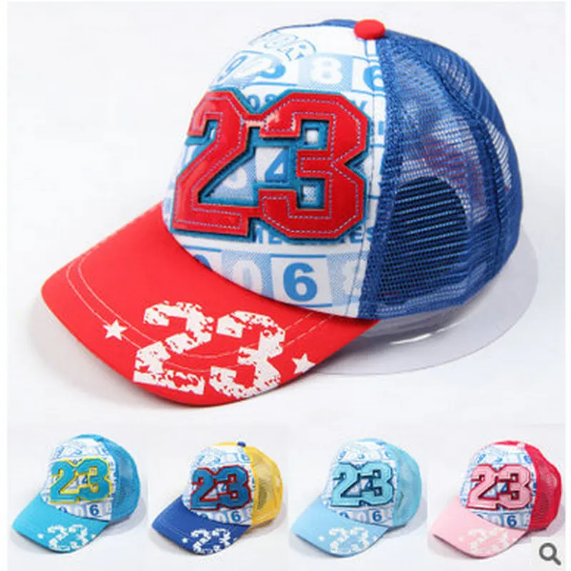 детские кепки. ребенок в кепке. ребенок в кепке. мальчик в кепке. детские кепки.