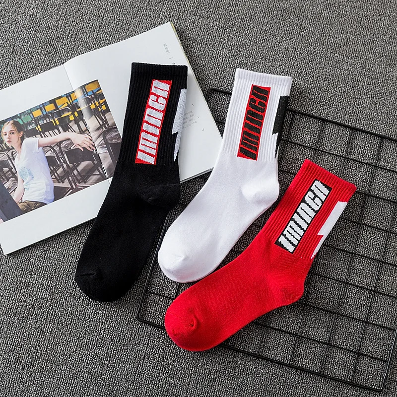 Neue-Mode-Harajuku-M-nner-frauen-Socken-Lange-Crew-hip-hop-Lustige-Skateboard-Socken-pers-nlichkeit (1)