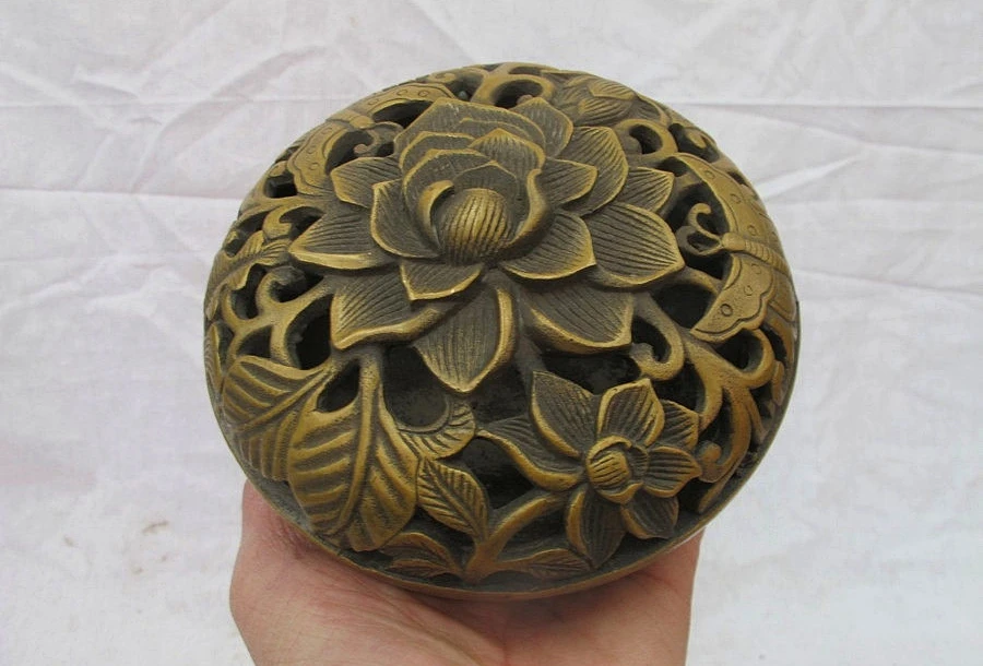 

China Bronze Copper Hollow carved Buddhism Lucky Lotus Butterfly Incense Burner a 0518