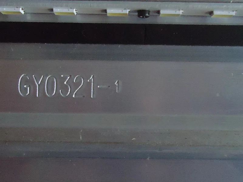 LCD-40LX330A LED strip GY0321-1 2011SSP40-36-GD-REV0 1 Pieces 36LED 457MM 1pcs=12.7$ 2pcs=24$ 4 Pieces=45.7$
