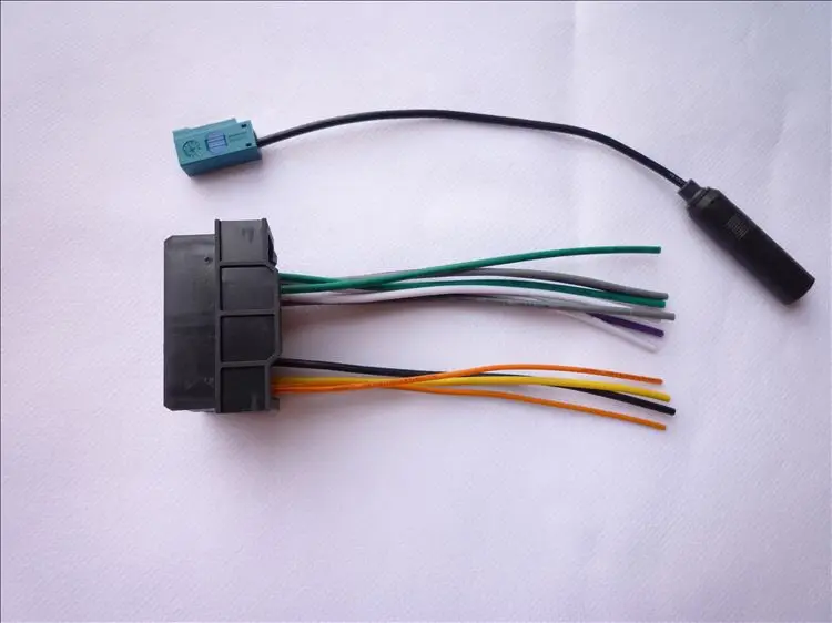 CD Quadlock ISO Adapter Conversion Cable with FM Antenna For VW Golf 7