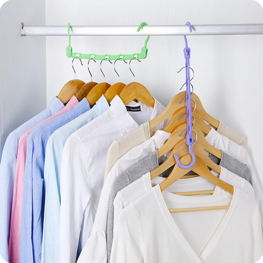 Вешалка вешалки "в". Вешалка для нескольких вещей. Плечики в шкафу. Штанга для вешалок. Вешалка для брюк.