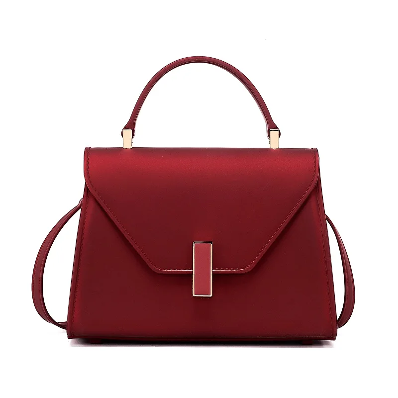 

The new PVC fashion female package Han edition one shoulder aslant bag lady OL commuter bag contracted grace