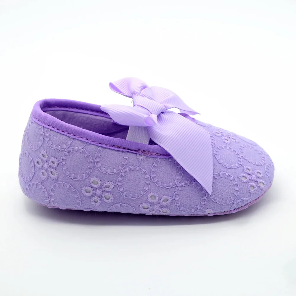 Для маленьких девочек кружевная обувь малышей Prewalker Anti-тапки простая детская обувь милые - Цвет: Лаванда