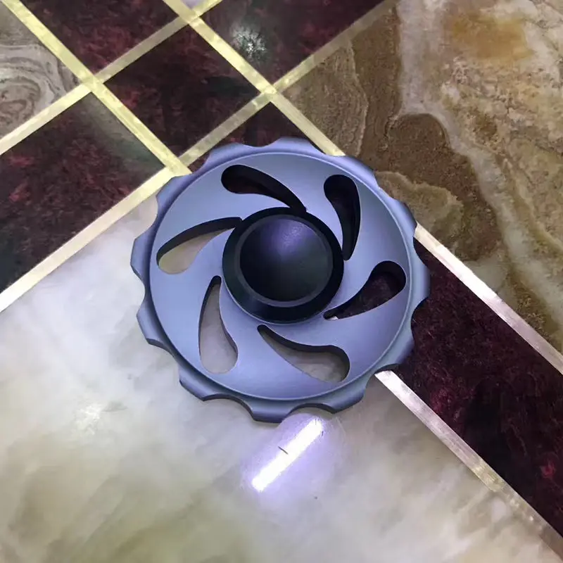 HandSpinner _ - - 1 (1)