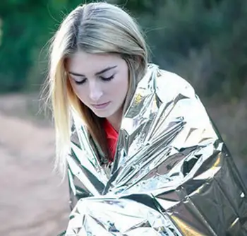 

200 Piece Emergency Thermal Blanket Rescue Survival Mat Foil Space First Aid Survival Tools