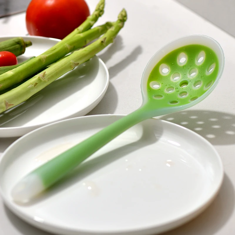 Silicone Kitchen Spoon Slotted Spoon Large Long Handle Strainer Spoon Skimmer Silicone Soup Ladle Colander Spatula Cooking Tools (2)
