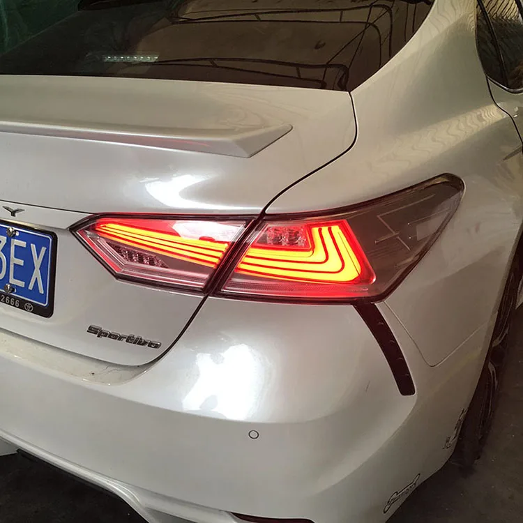 Для 2018 новая машина скорой помощи Toyota Camry задние светильник с движущимися