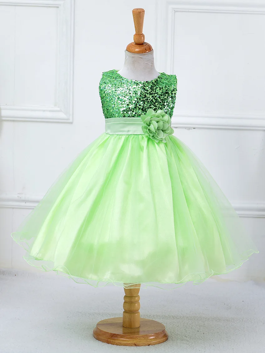 Girls 5t dresses Girls love dressing up, whether it's for playtime or another day of class, and with cute new girls' dresses in her closet, she'll have even more fun. Find a classic sleeveless flare dress for summer barbecues and afternoons spent at the playground.