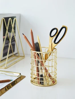 

The Nordic Rose Gold Fashion Iron Brush Holder Multi-functional Desktop Storage Box Round Makeup Pen Holder Storage Box