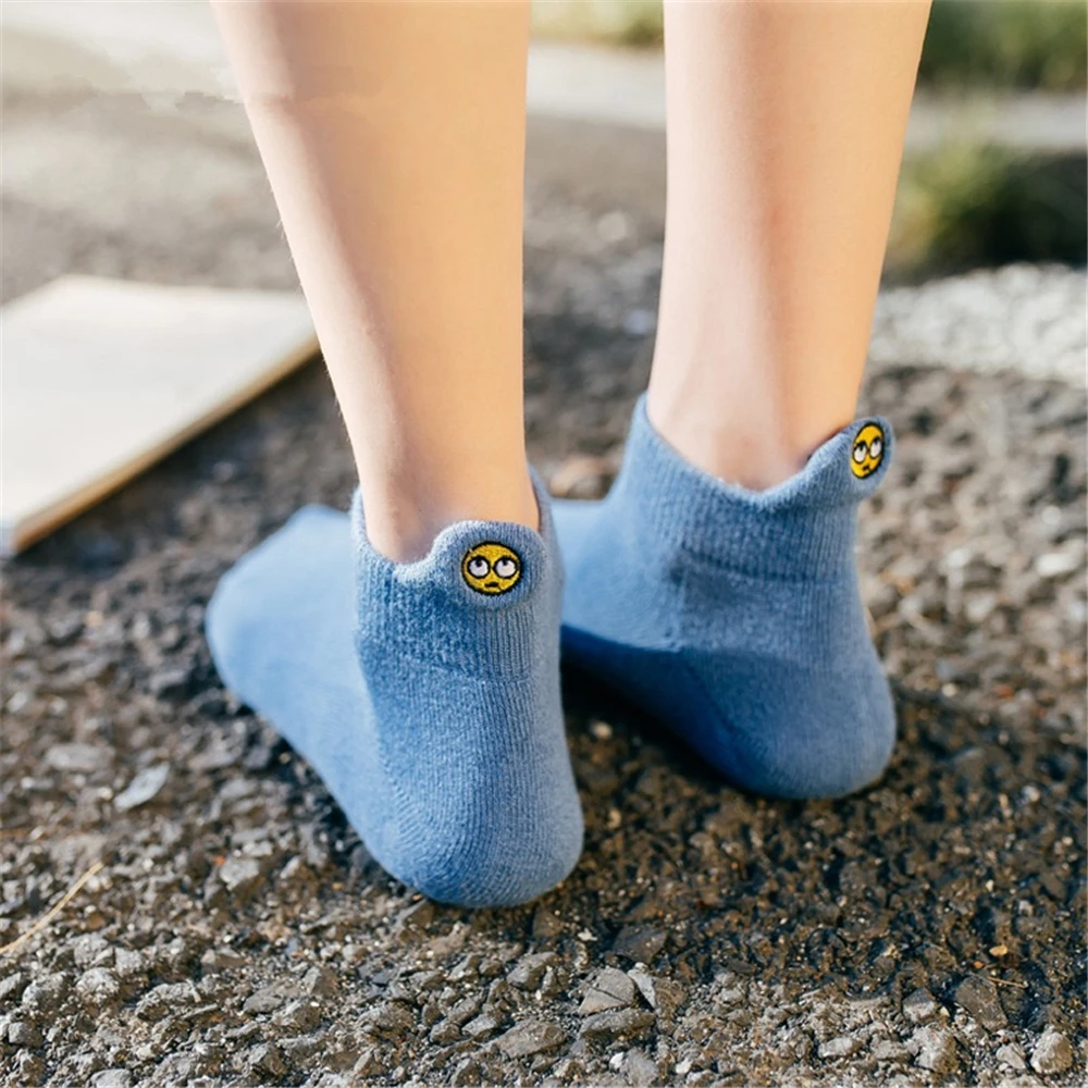 

Socks female sweet candy color socks Korean cute college wind socks personality Japanese embroidery and velvet happy warm socks