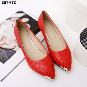 

2019 new women's flat shoes golden toe shoes metal pointed women's shoes lattice boat shallow mouth women's shoes 31-43