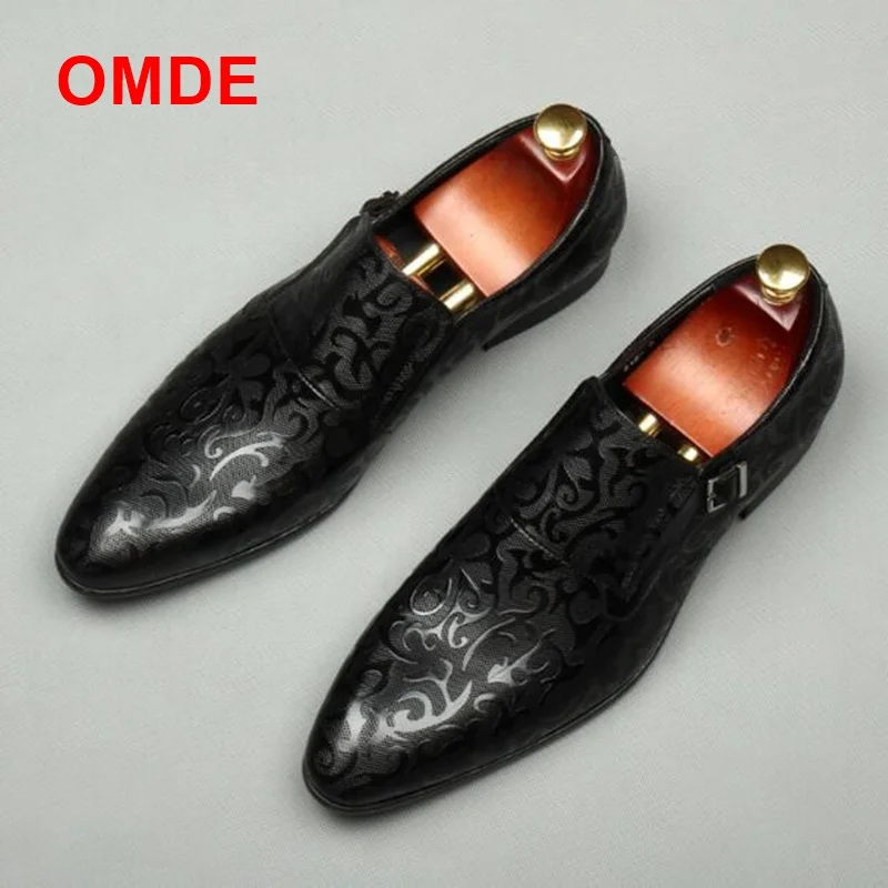 #Special Offers OMDE 2018 Zomer Nieuwe Collectie Britse Stijl Lederen Heren Kleding Schoenen Puntschoen Loafers Mannen Slip-op Bruiloft schoenen