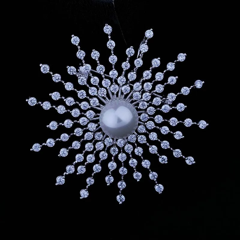 

Red Trees Brooch Drop New Arrival Luxury AAA Cubic Zirconia Beautiful Snowflake Shape Christmas Brooch Pins Pendant Compatible