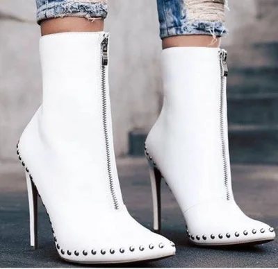 

2018 Europe and America punk style large size woman's pointed rivet black and white women's boots Knight boots in the boots